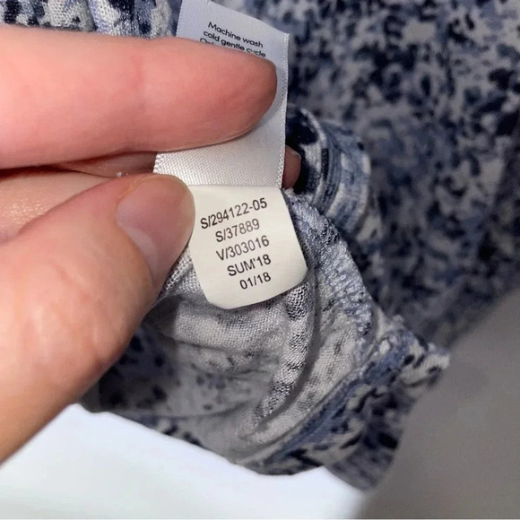 Athleta Breezy Printed Cutout Tank Top Size Medium - Picture 6 of 7